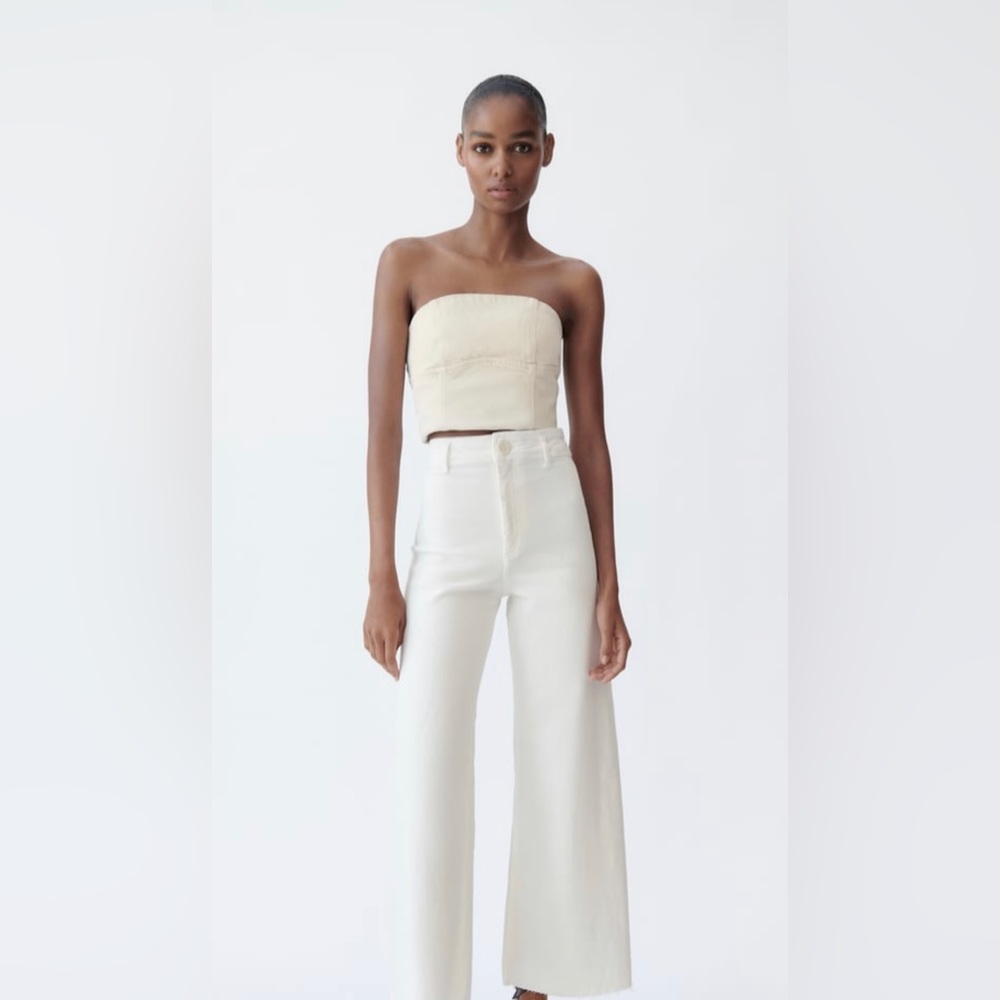 White jeans perfect for summer. From Zara. 91% cotton.